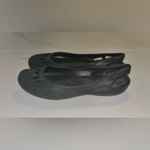 CROCS Women's Black Slip-On Flats